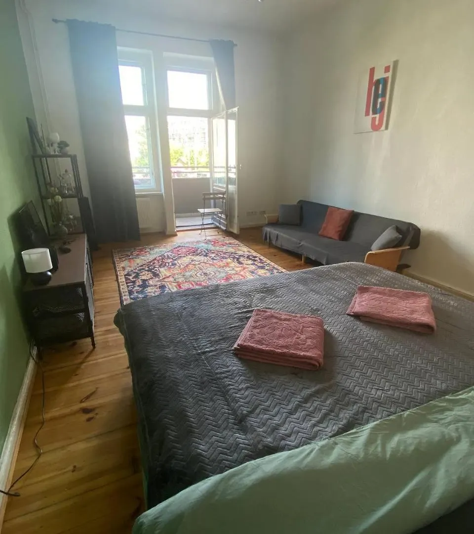 ברלין Stylish 2-Room Apartment With Balcony Next To East Side Gallery