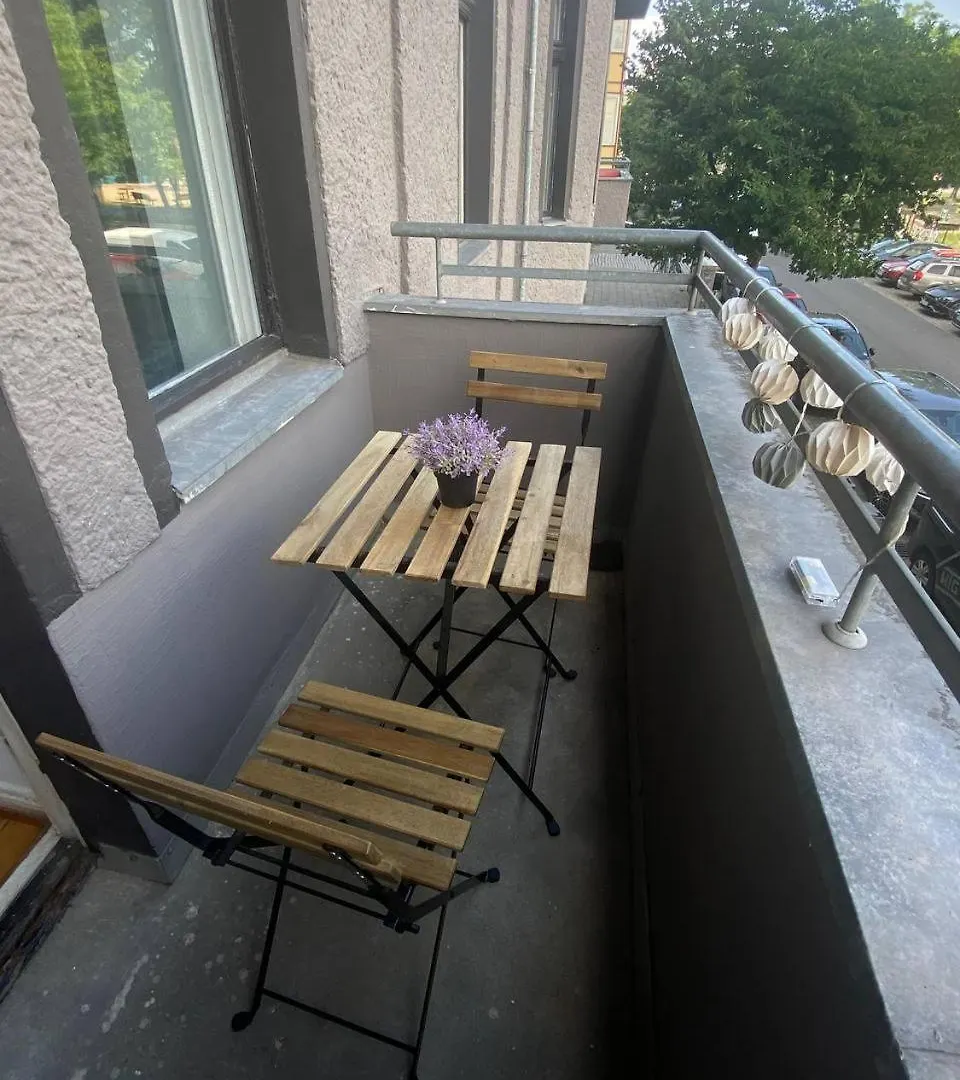 ברלין Stylish 2-Room Apartment With Balcony Next To East Side Gallery גרמניה