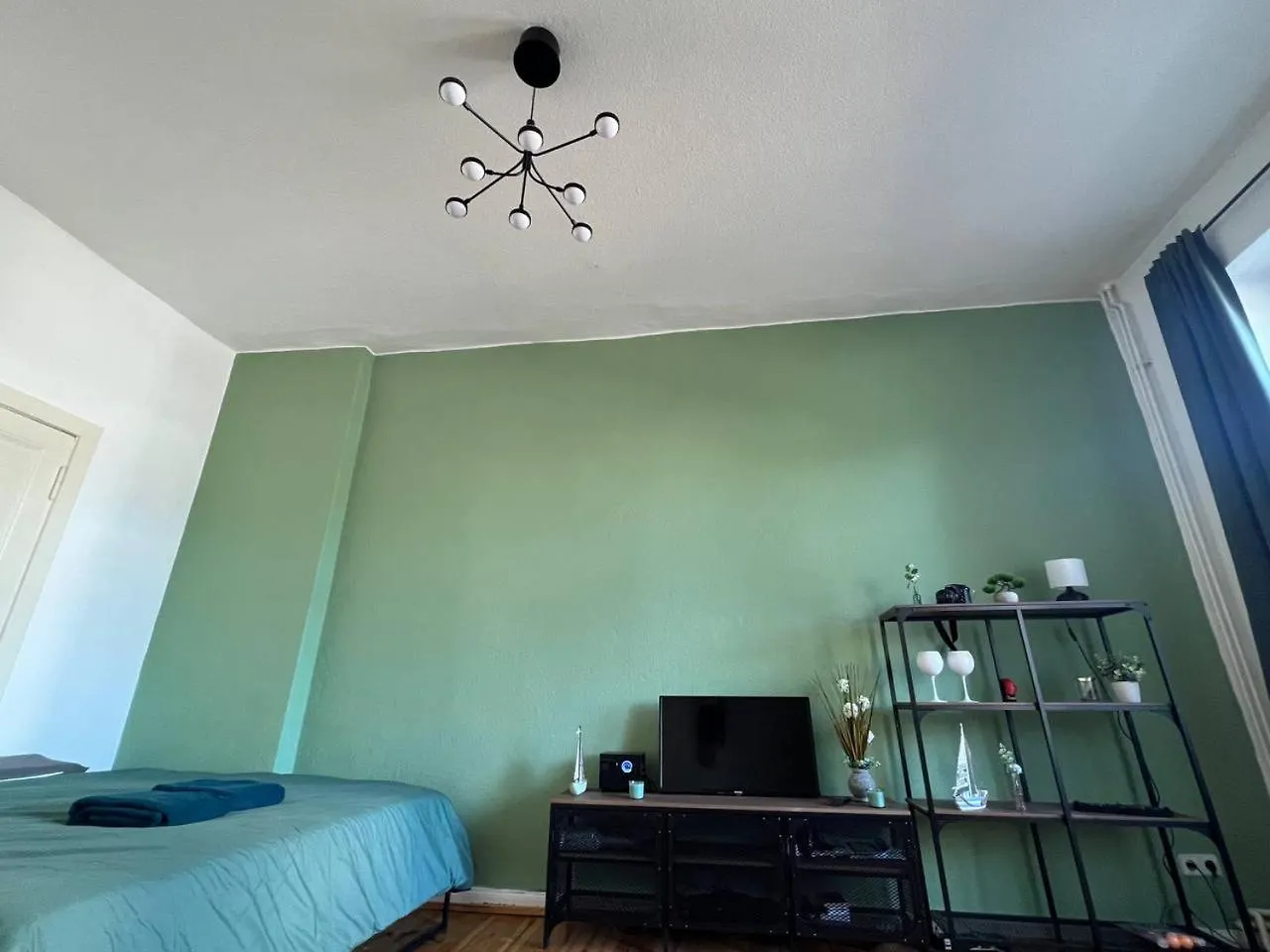 ברלין Stylish 2-Room Apartment With Balcony Next To East Side Gallery