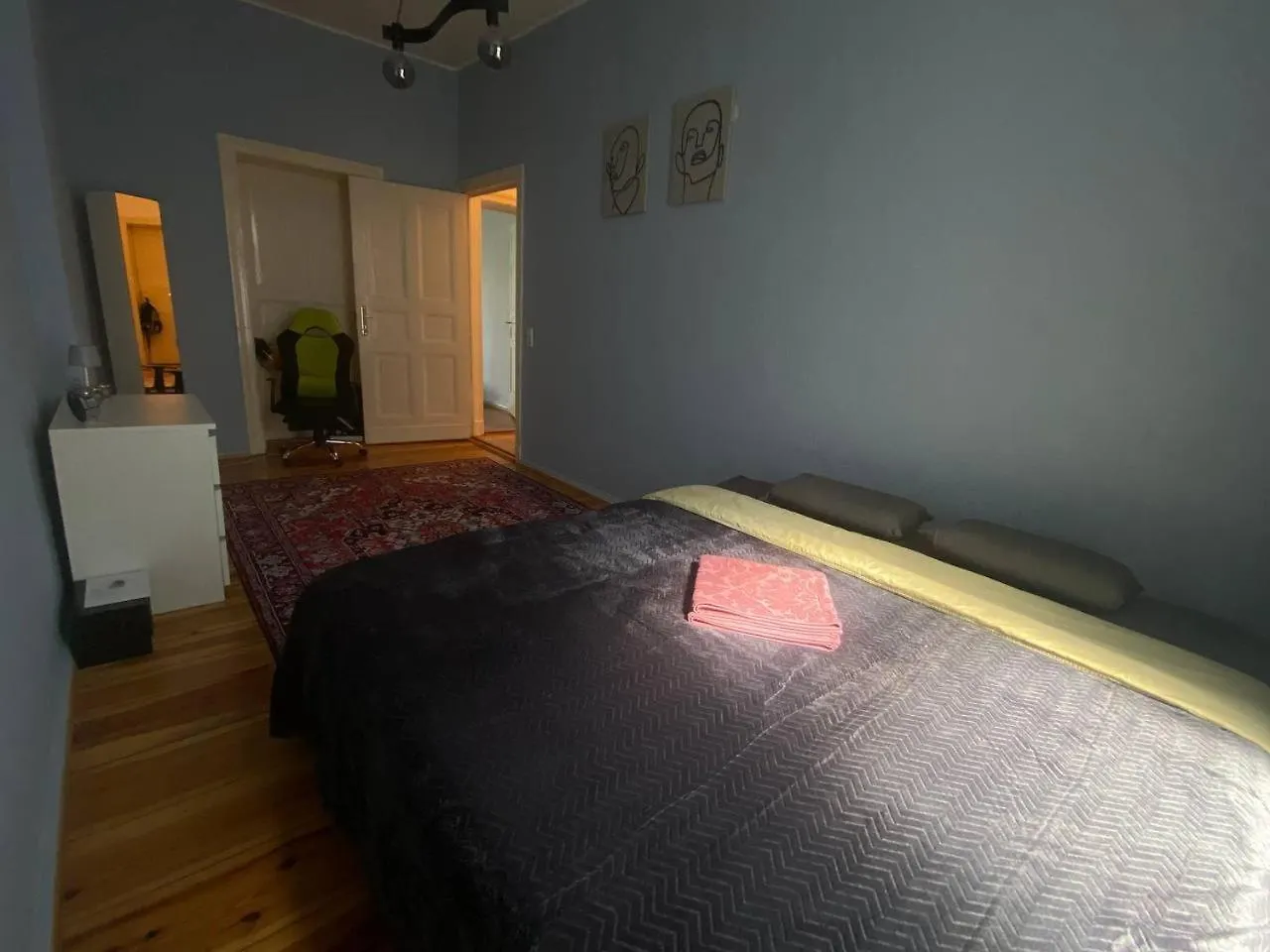 ברלין Stylish 2-Room Apartment With Balcony Next To East Side Gallery גרמניה